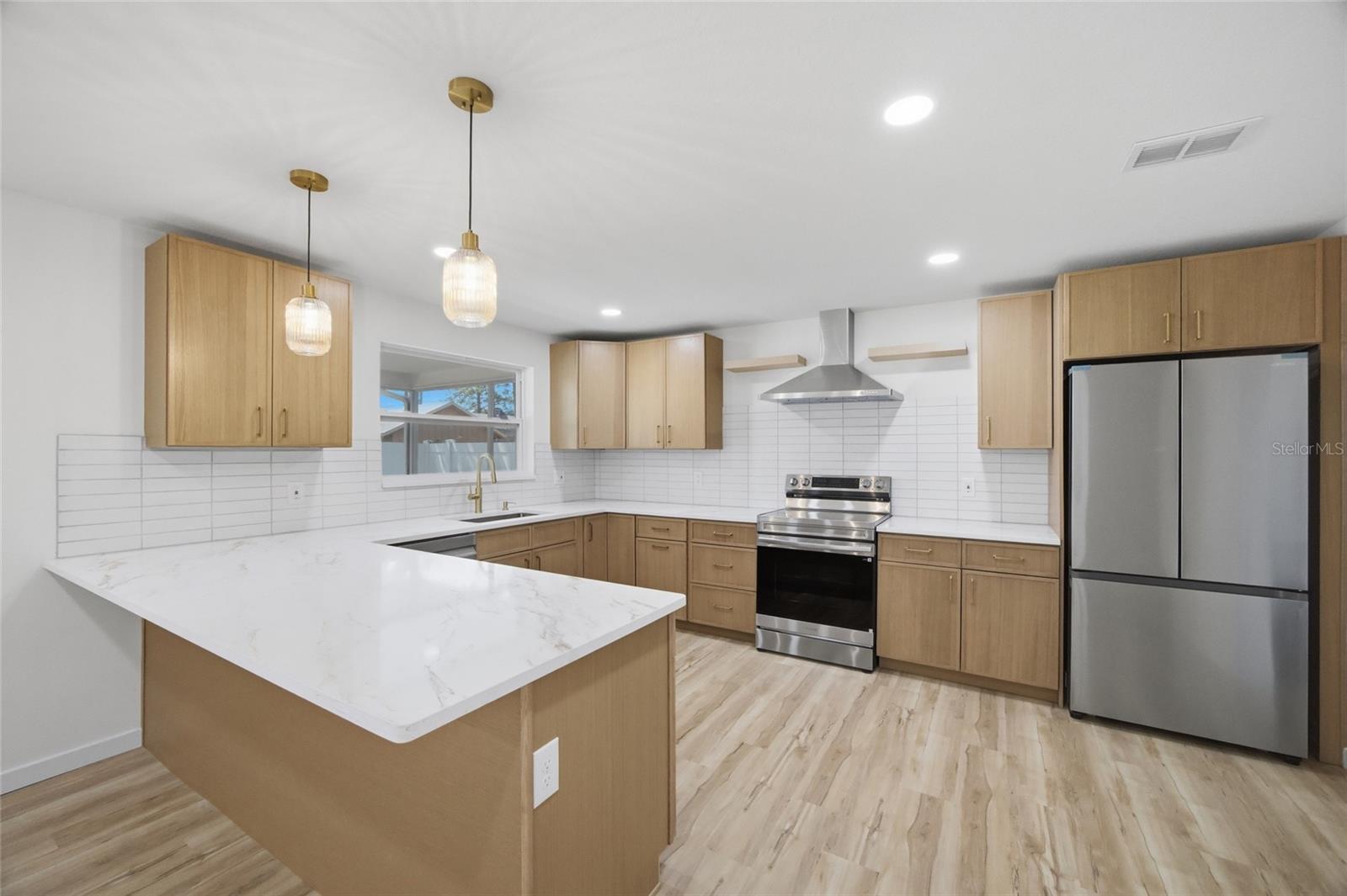 Image 13 of 50 For 7520 20th Street N