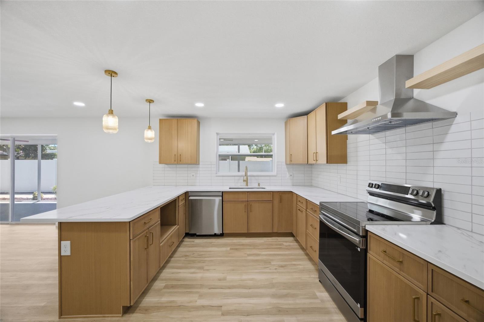 Image 14 of 50 For 7520 20th Street N