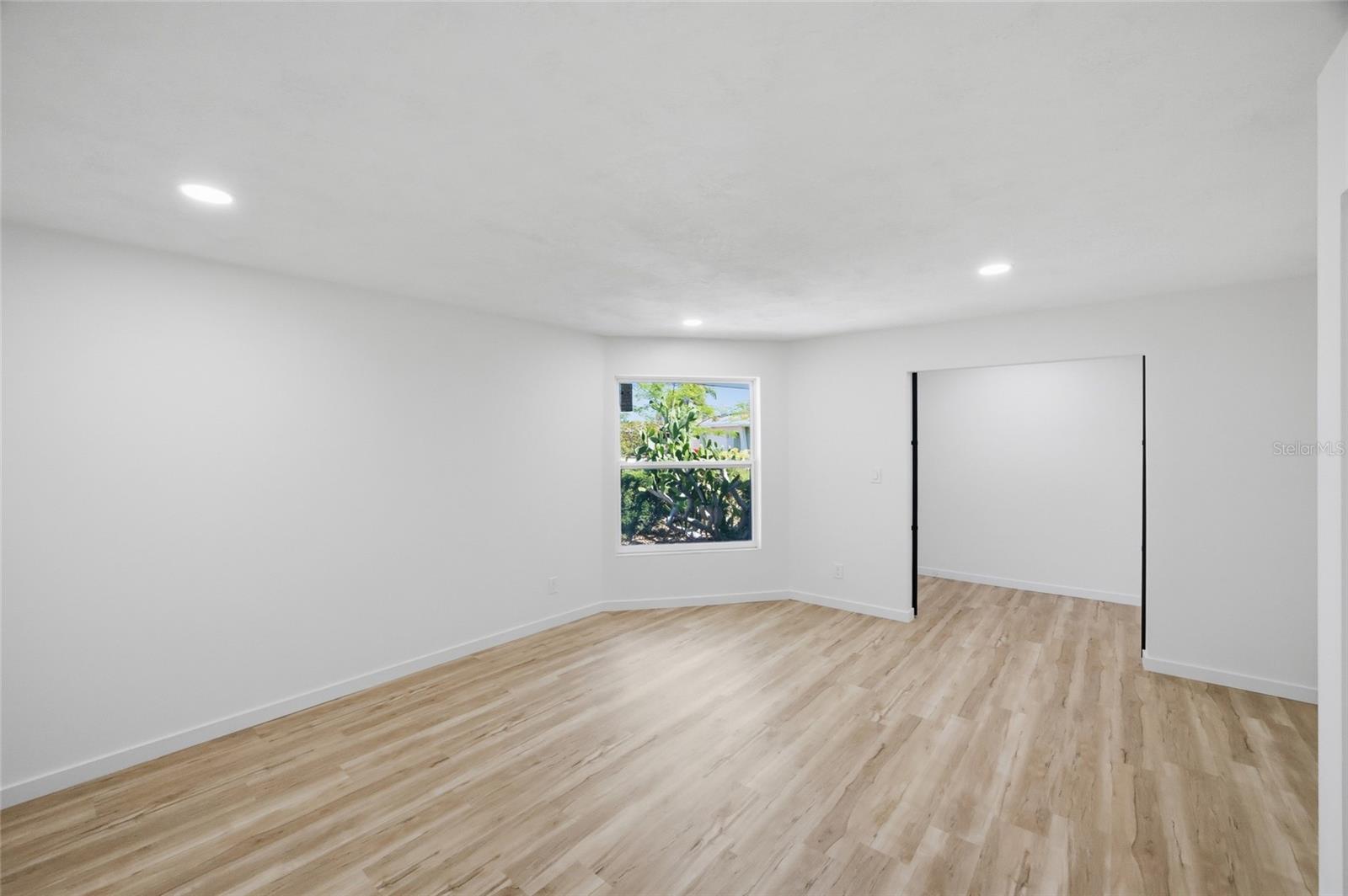 Image 18 of 50 For 7520 20th Street N