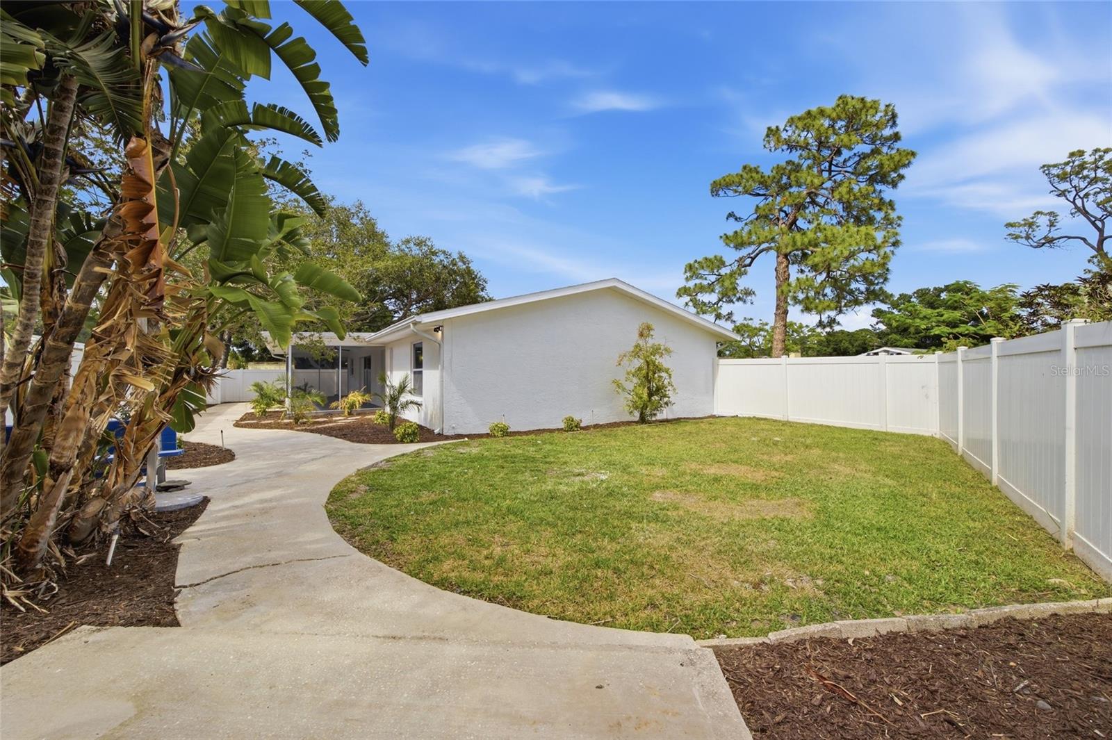 Image 2 of 50 For 7520 20th Street N