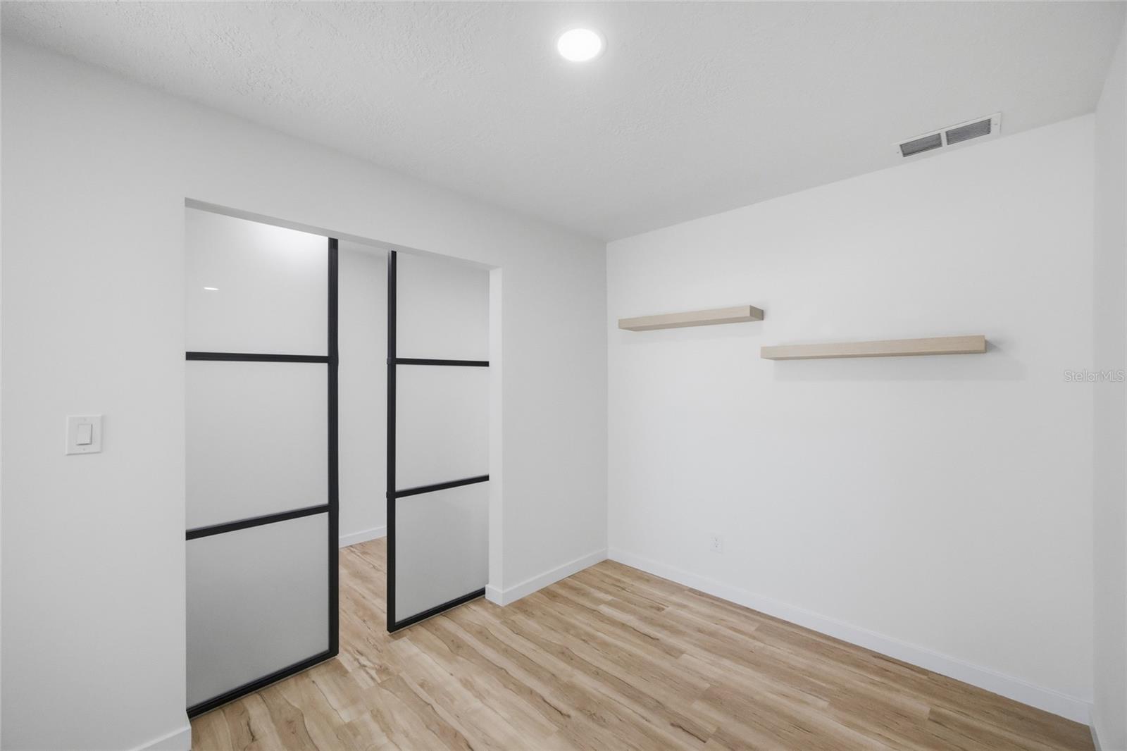 Image 21 of 50 For 7520 20th Street N