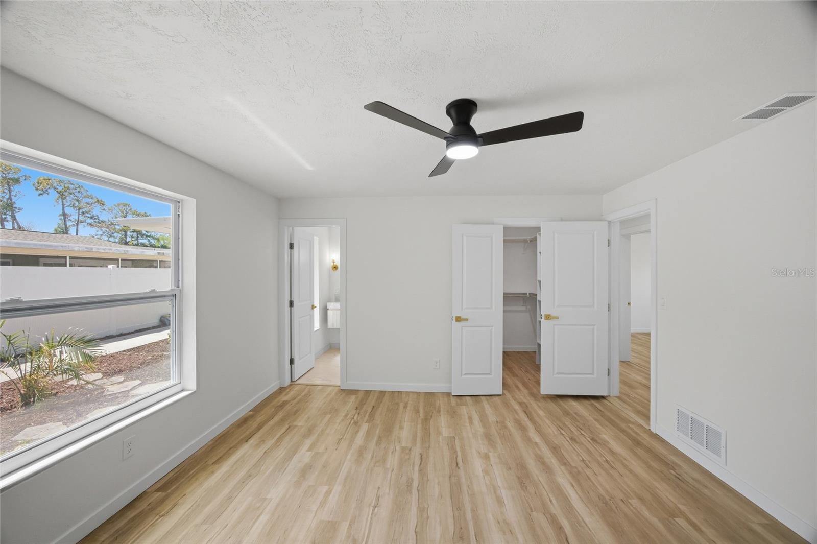 Image 22 of 50 For 7520 20th Street N