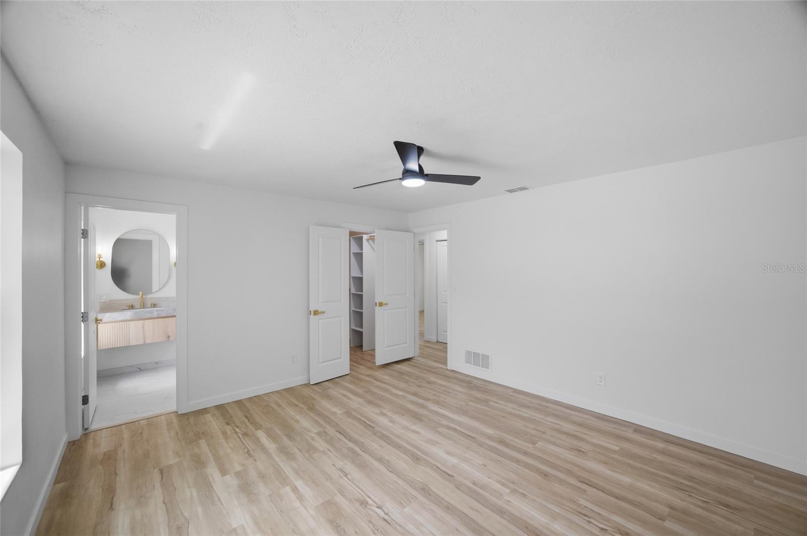 Image 23 of 50 For 7520 20th Street N