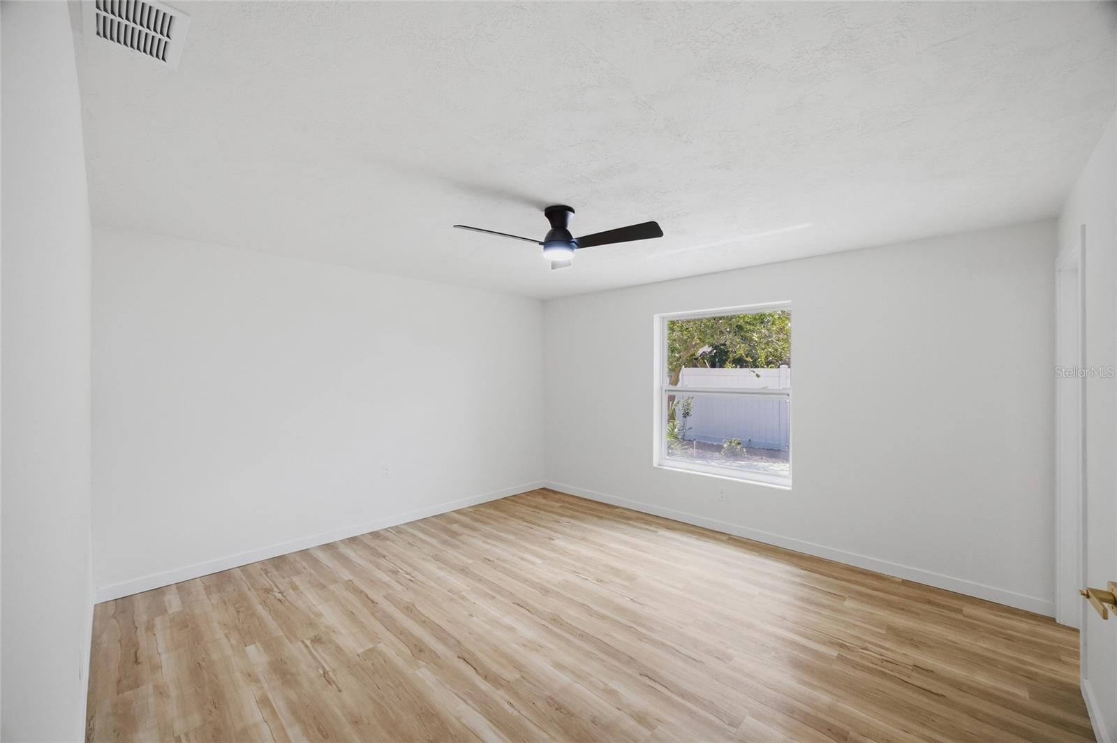 Image 24 of 50 For 7520 20th Street N