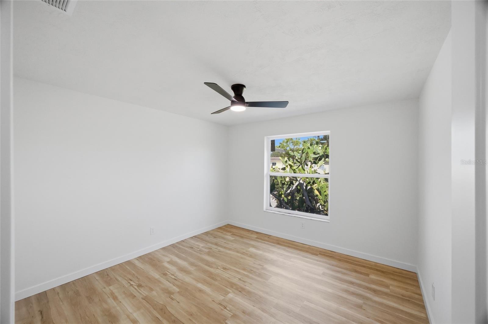 Image 28 of 50 For 7520 20th Street N