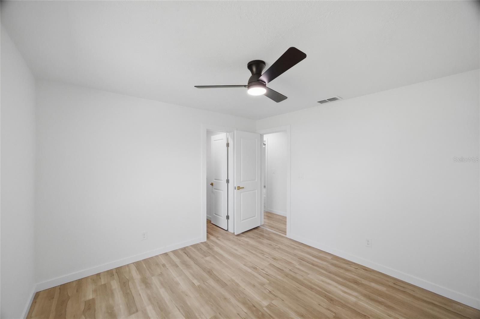 Image 30 of 50 For 7520 20th Street N