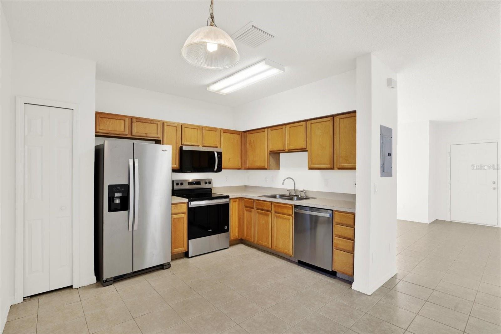 Image 7 of 41 For 1439 Sedgwick Drive