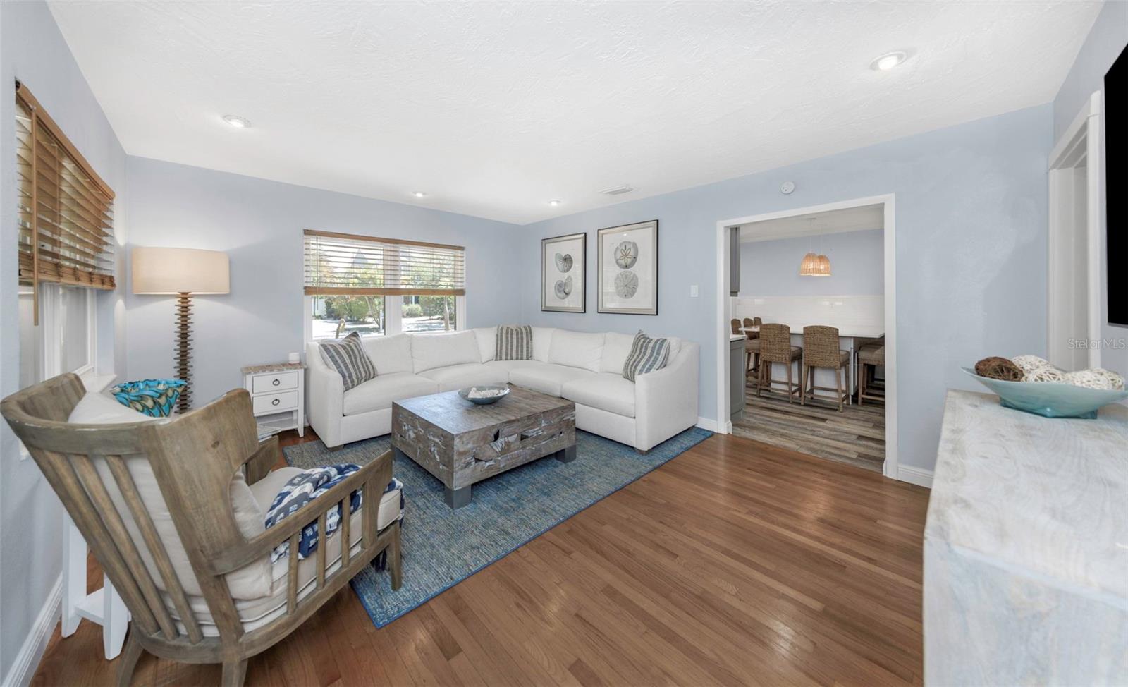 Listing photo id 11 for 2525 53rd Street S