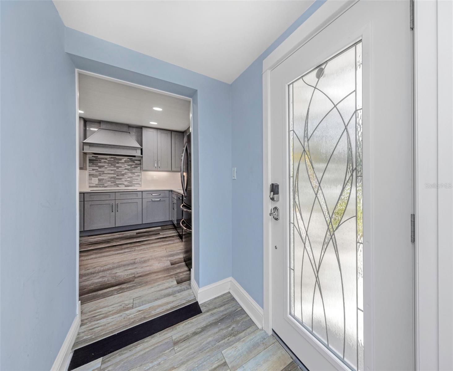Listing photo id 1 for 2525 53rd Street S