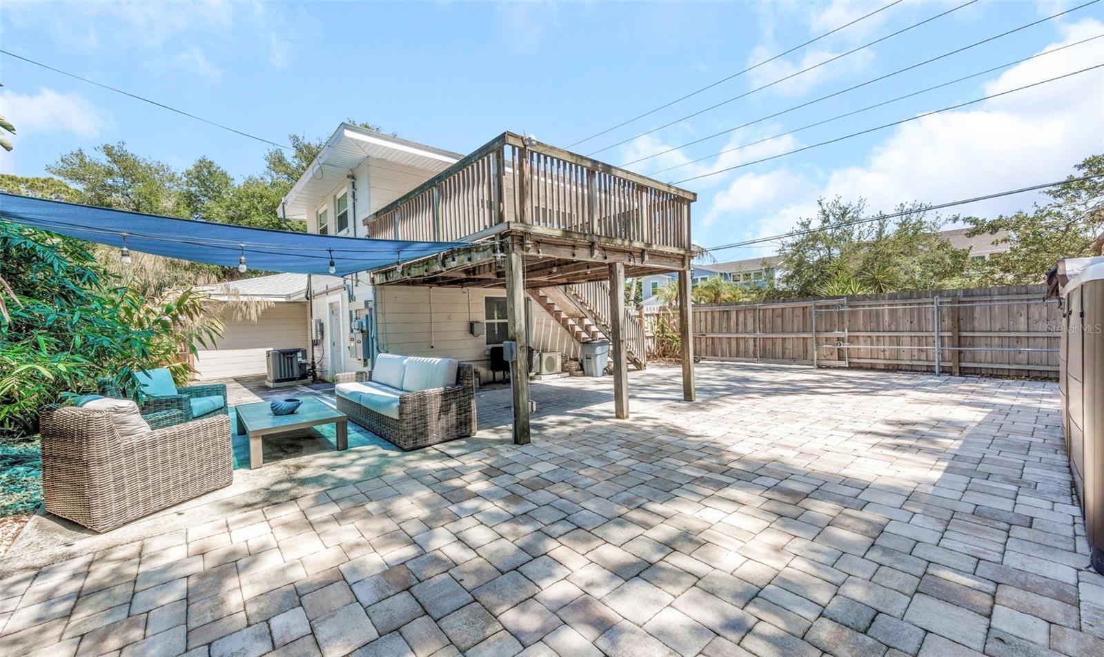 Listing photo id 34 for 2525 53rd Street S