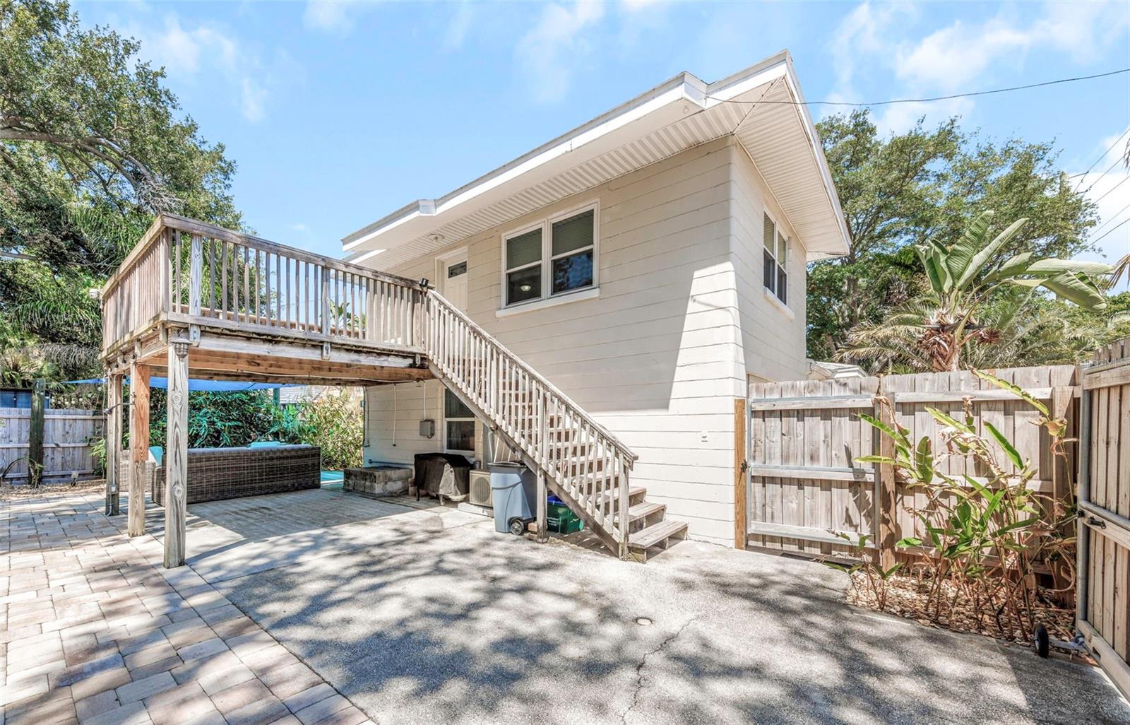 Listing photo id 35 for 2525 53rd Street S