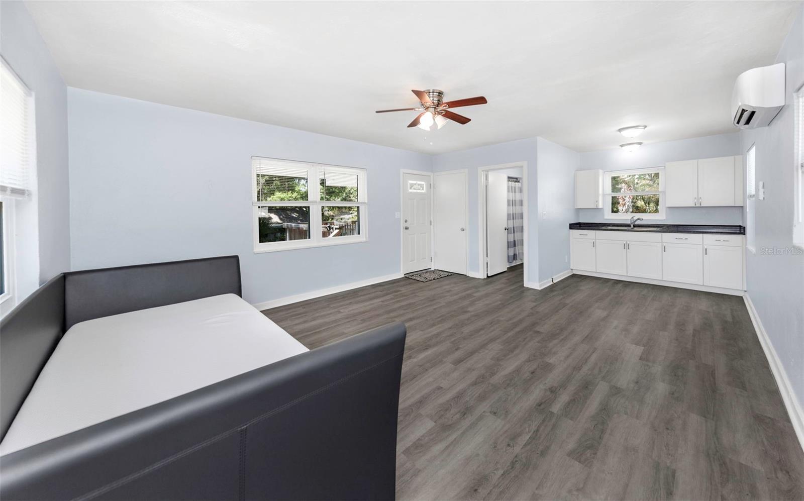 Listing photo id 38 for 2525 53rd Street S