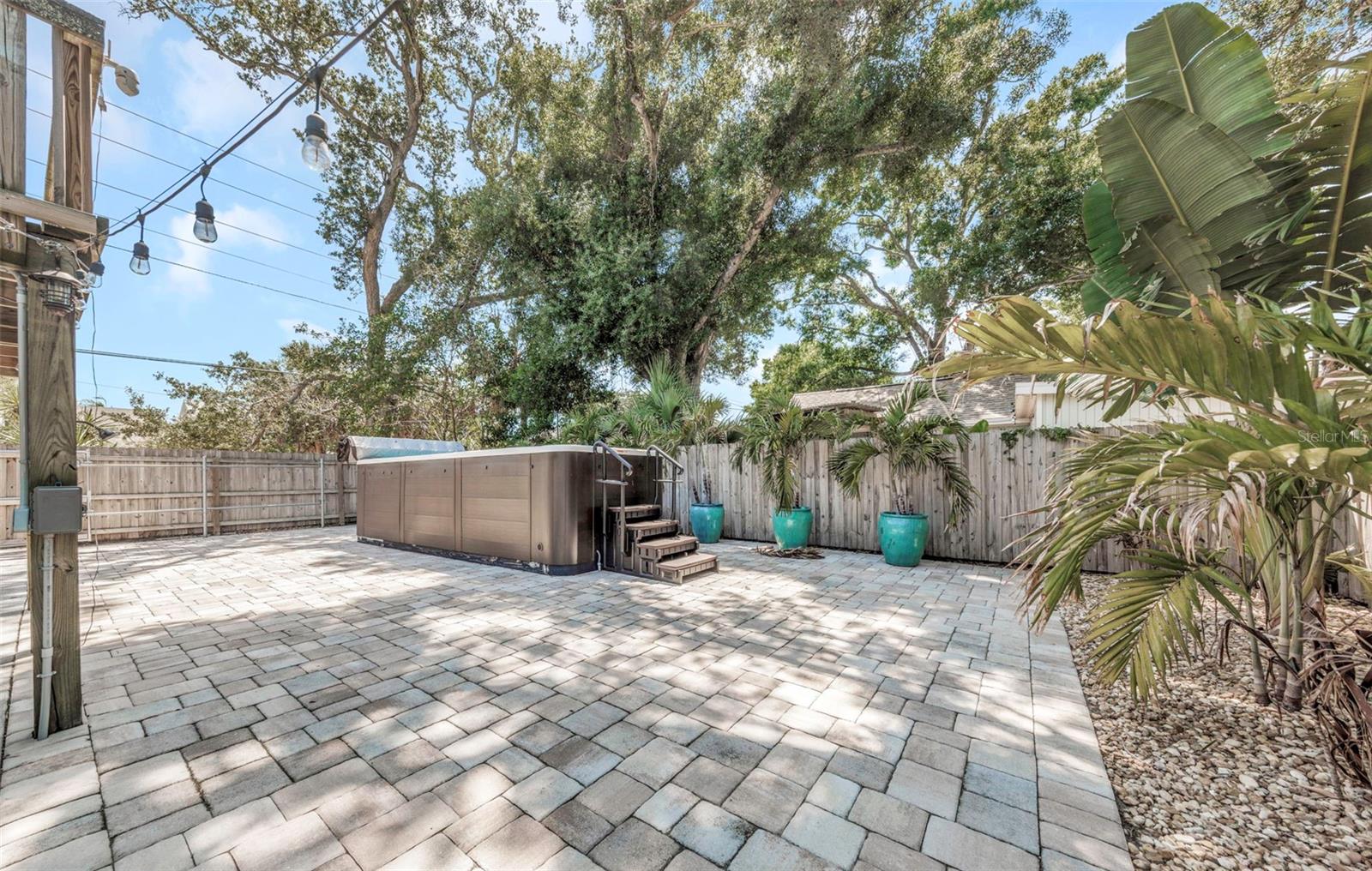 Listing photo id 50 for 2525 53rd Street S