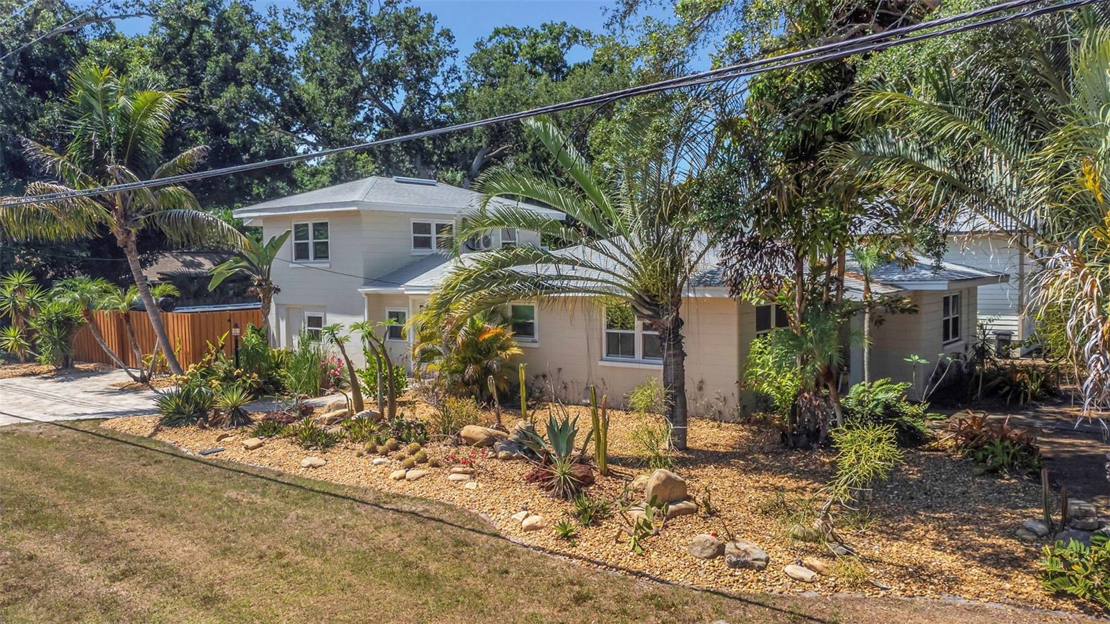 Listing photo id 53 for 2525 53rd Street S