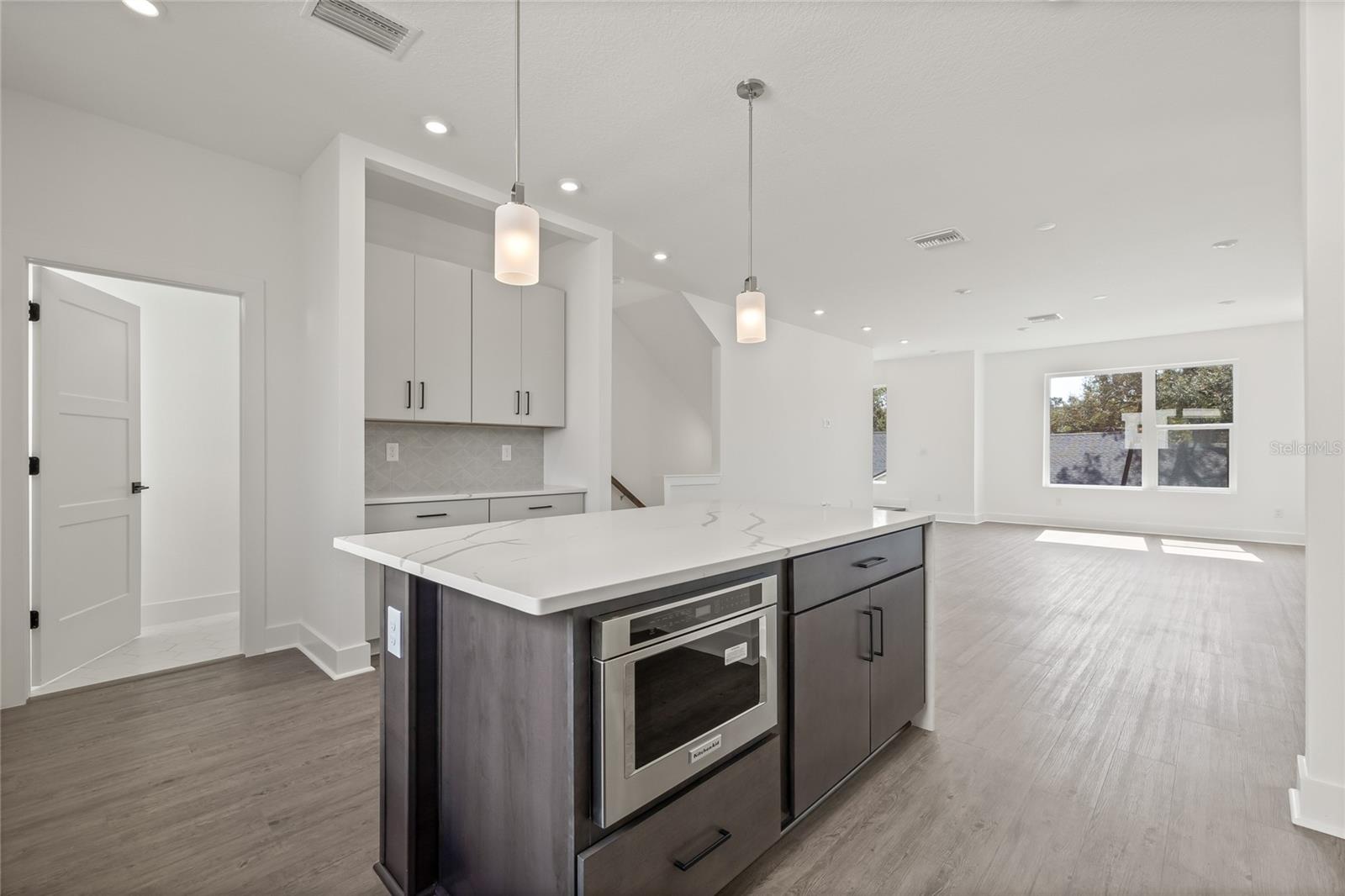 Image 17 of 43 For 301 15th Street N