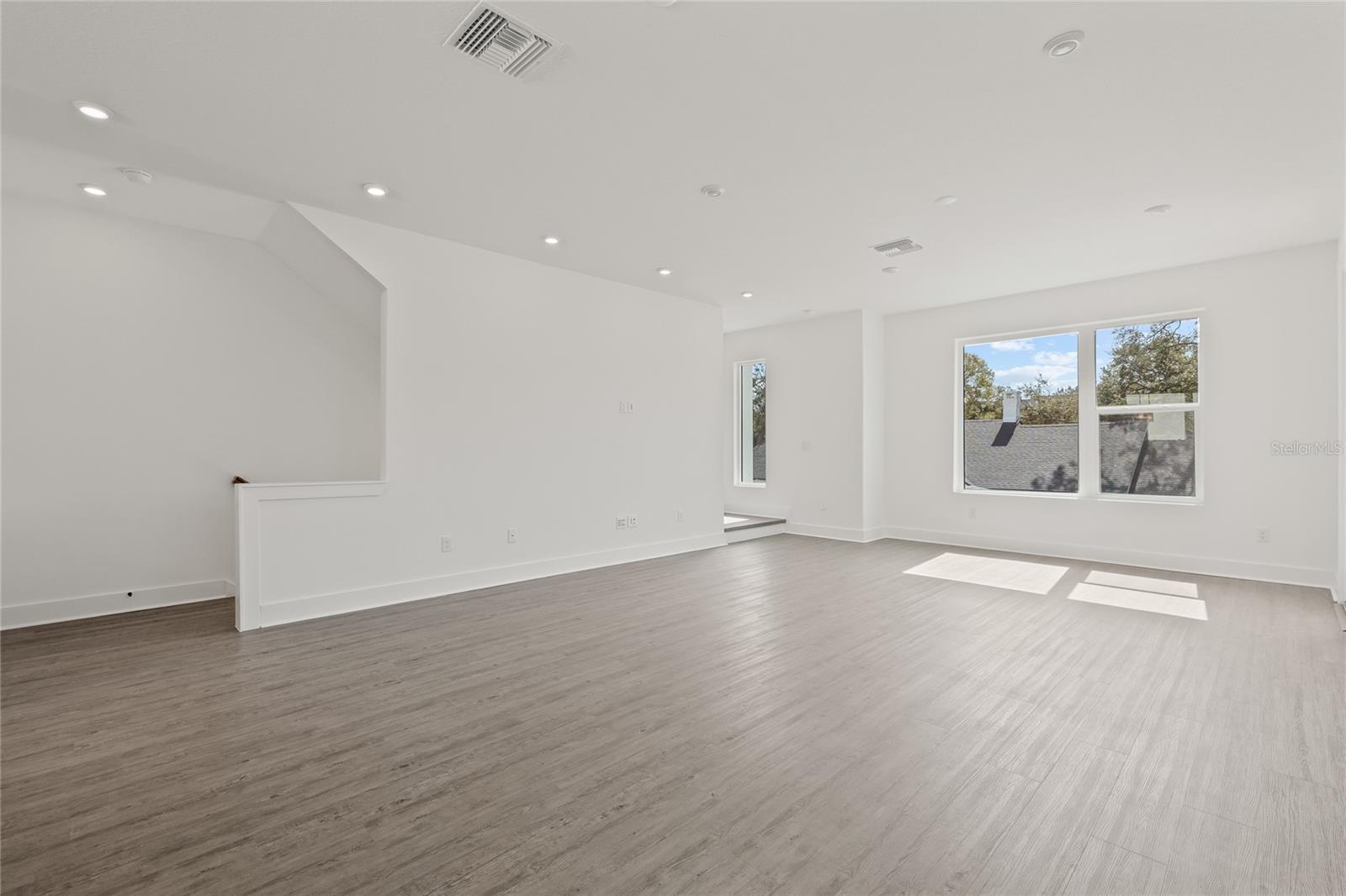 Image 22 of 43 For 301 15th Street N