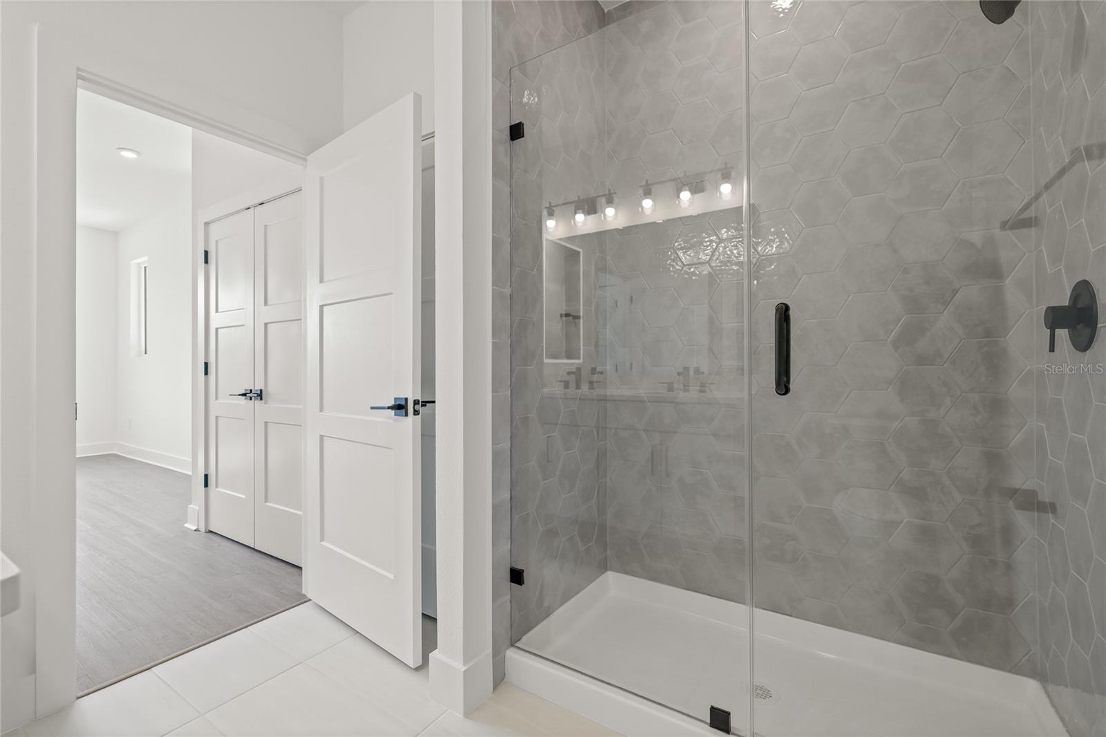 Image 31 of 43 For 301 15th Street N