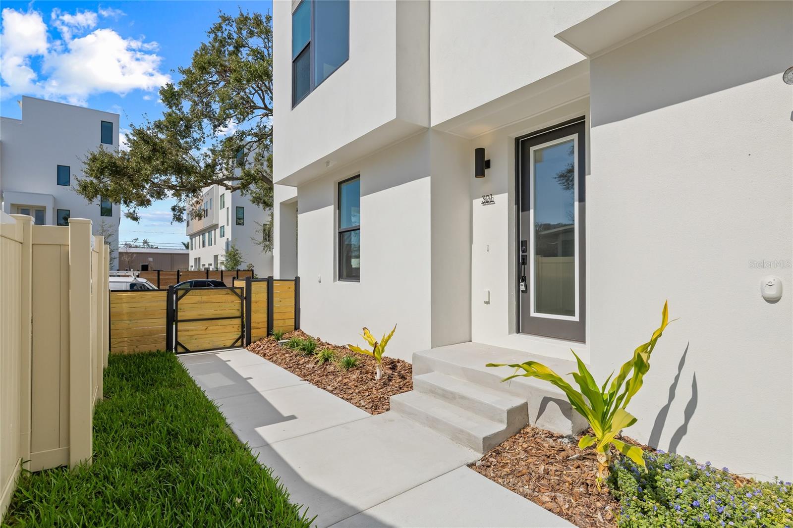 Image 5 of 43 For 301 15th Street N