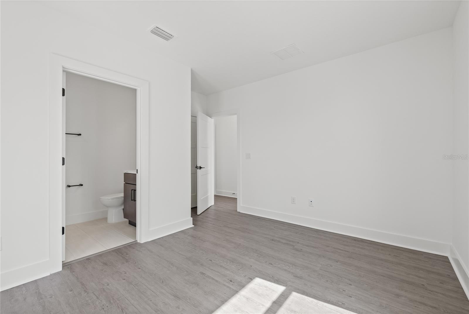 Image 9 of 43 For 301 15th Street N
