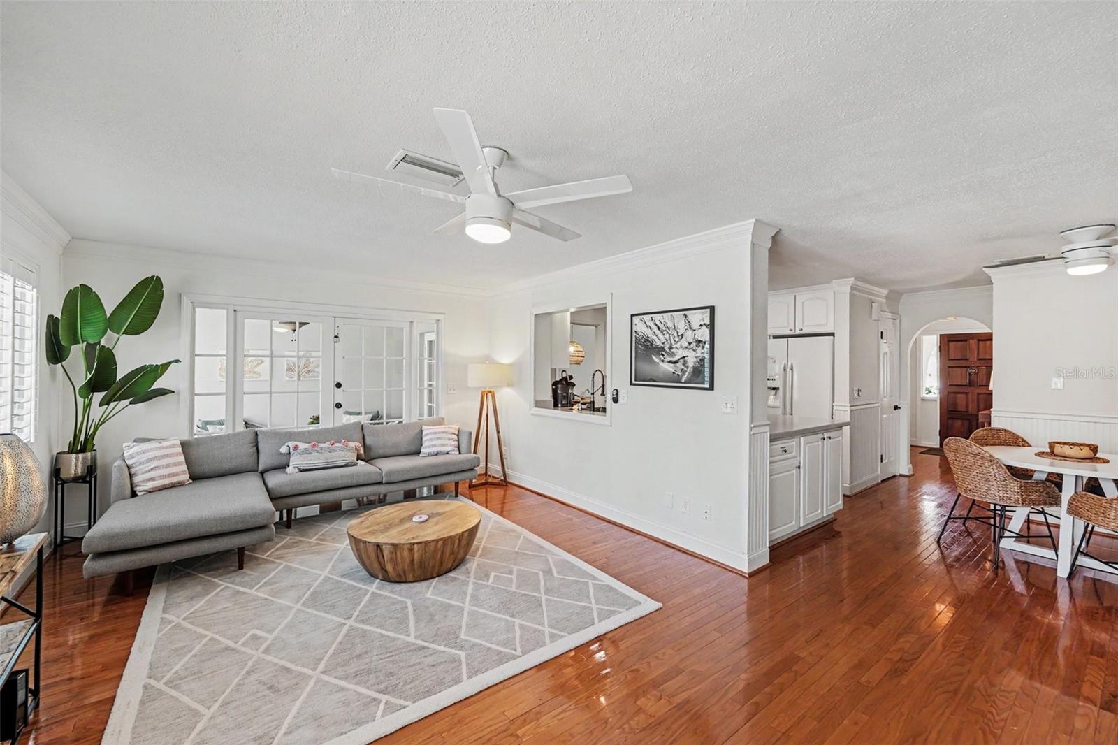 Image 11 of 27 For 10392 136th Street
