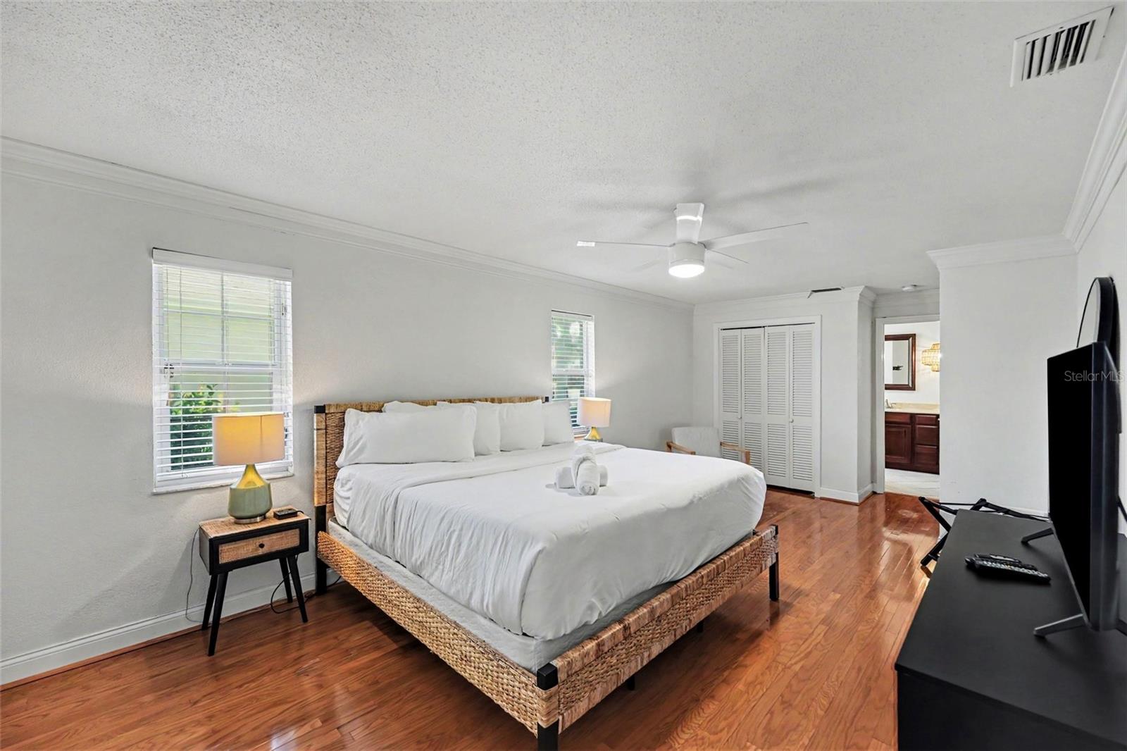 Image 18 of 27 For 10392 136th Street