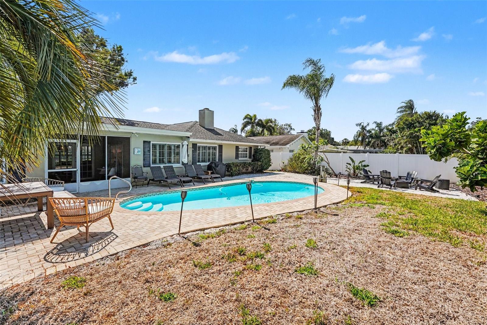 Image 6 of 27 For 10392 136th Street
