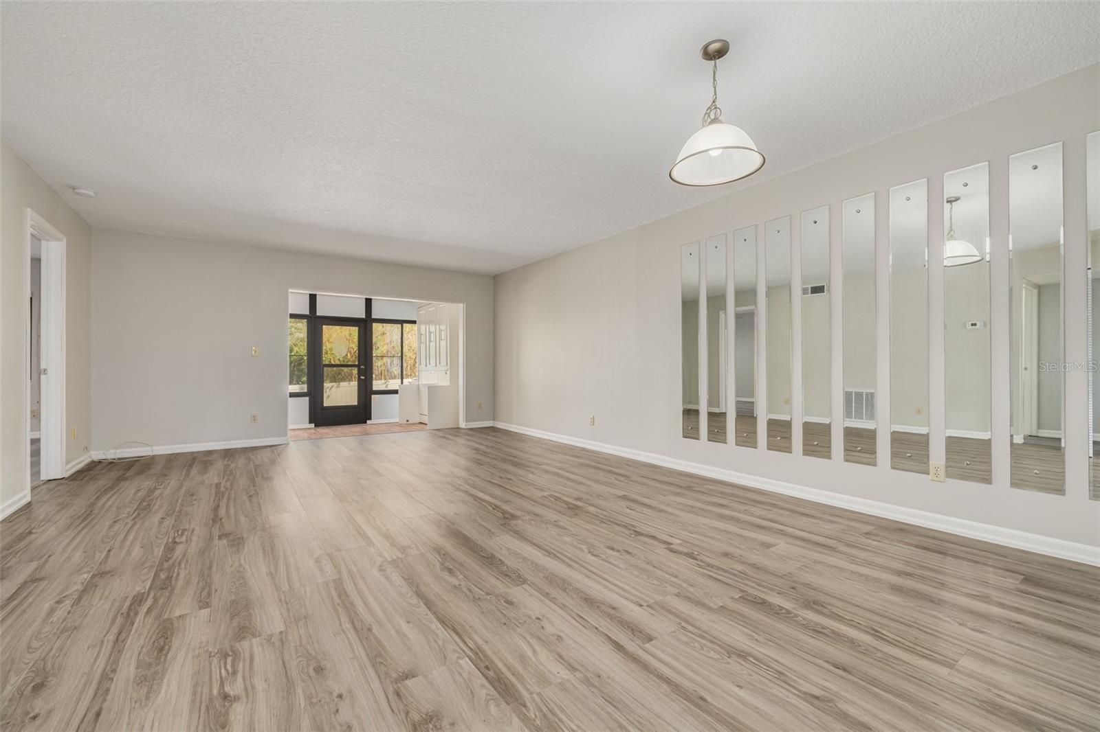 Image 5 of 31 For 3590 Magnolia Ridge Circle C-1103