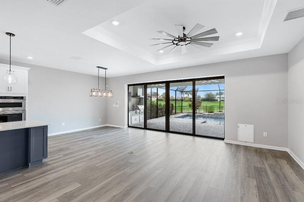 Image 14 of 50 For 6270 Crested Eagle Lane