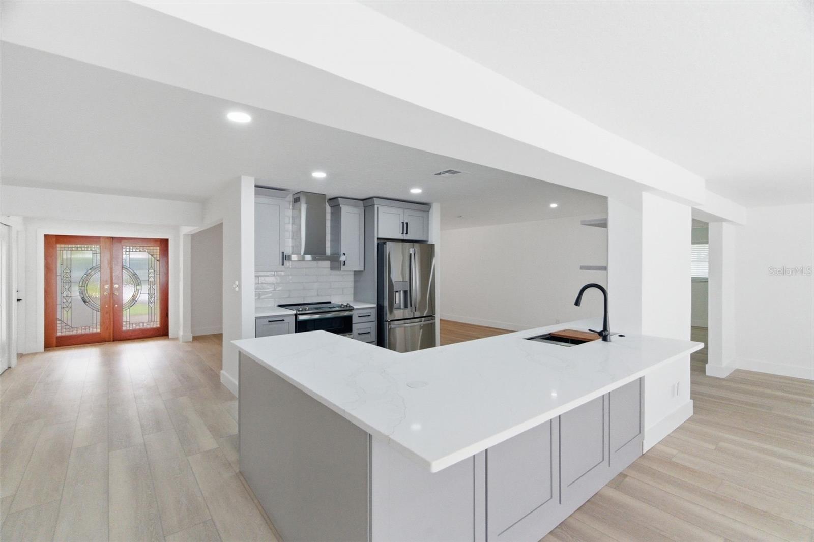 Listing photo id 5 for 1200 80th St S
