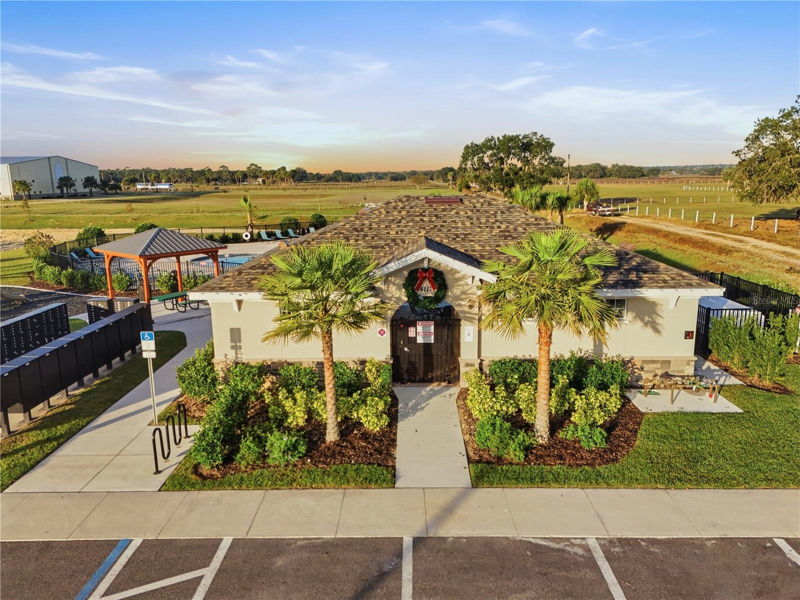 Image 23 of 30 For 4230 Hillock Boulevard