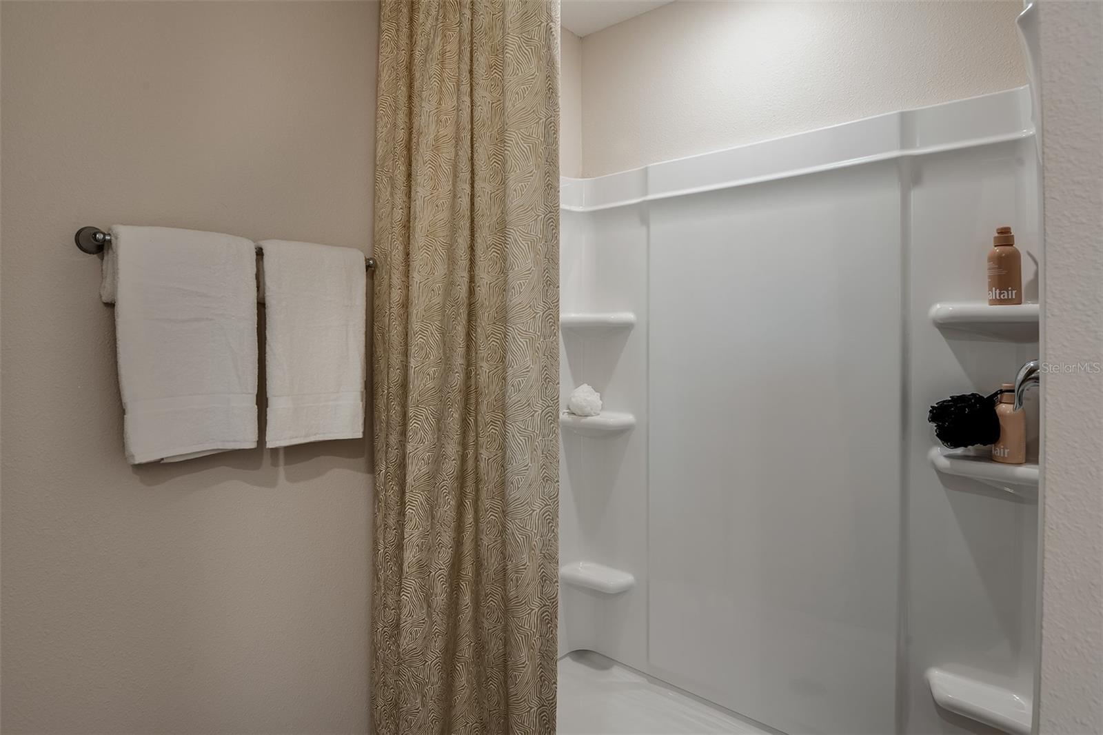 Image 7 of 30 For 4230 Hillock Boulevard