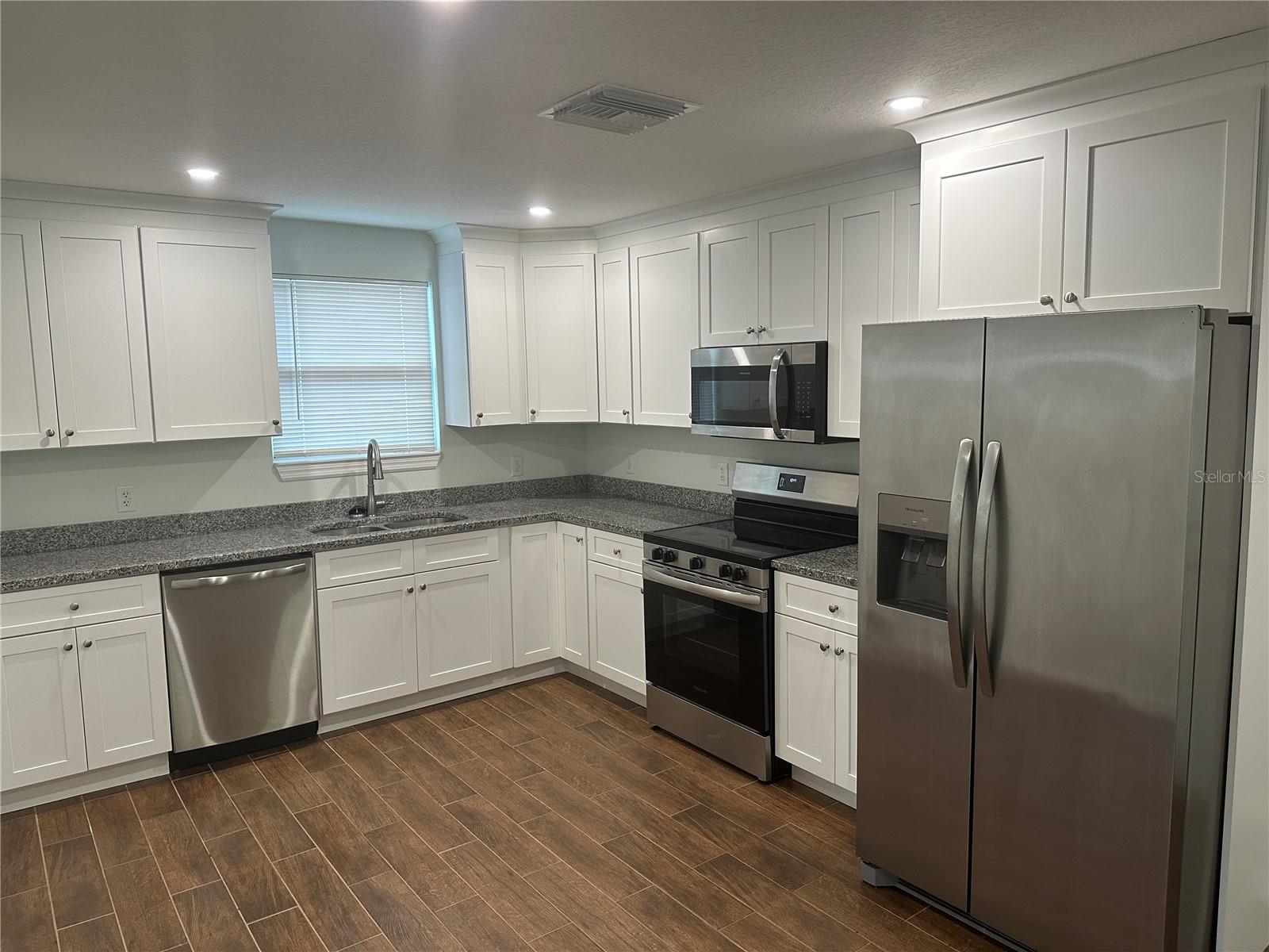 Image 6 of 14 For 3735 39th Avenue N