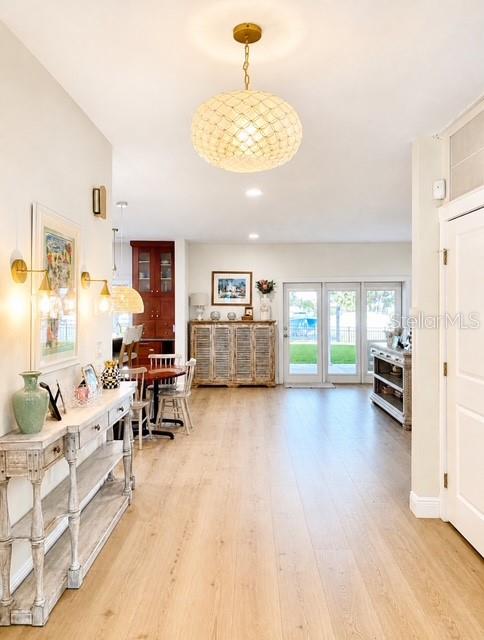 Listing photo id 19 for 3301 Maple Street Ne