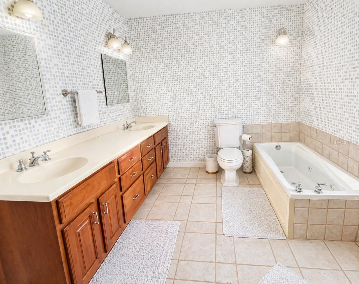 Listing photo id 28 for 3301 Maple Street Ne