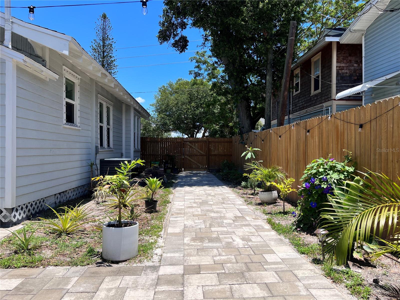 Image 16 of 23 For 710 14th Street N