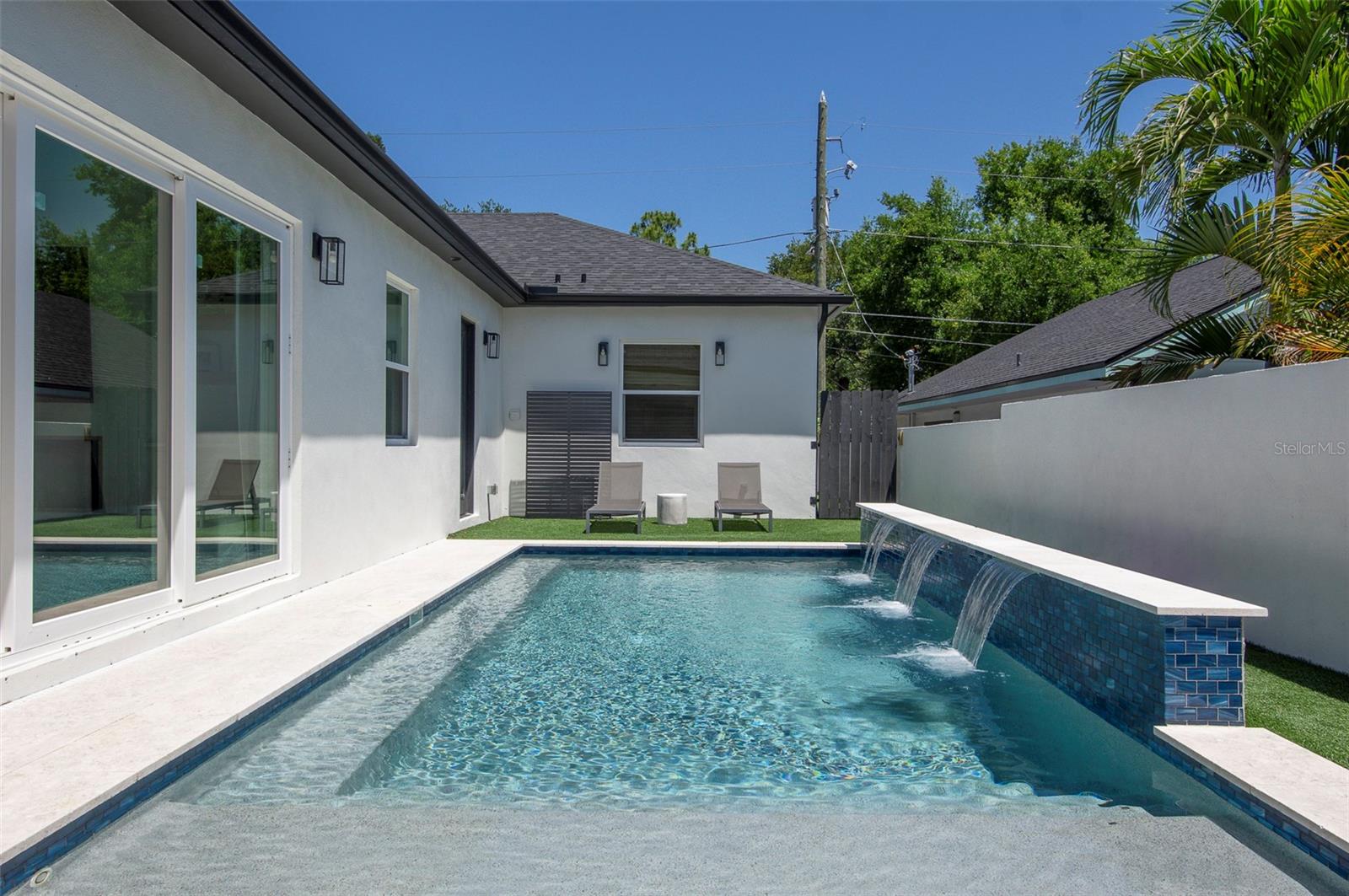Image 4 of 36 For 449 12th Avenue N