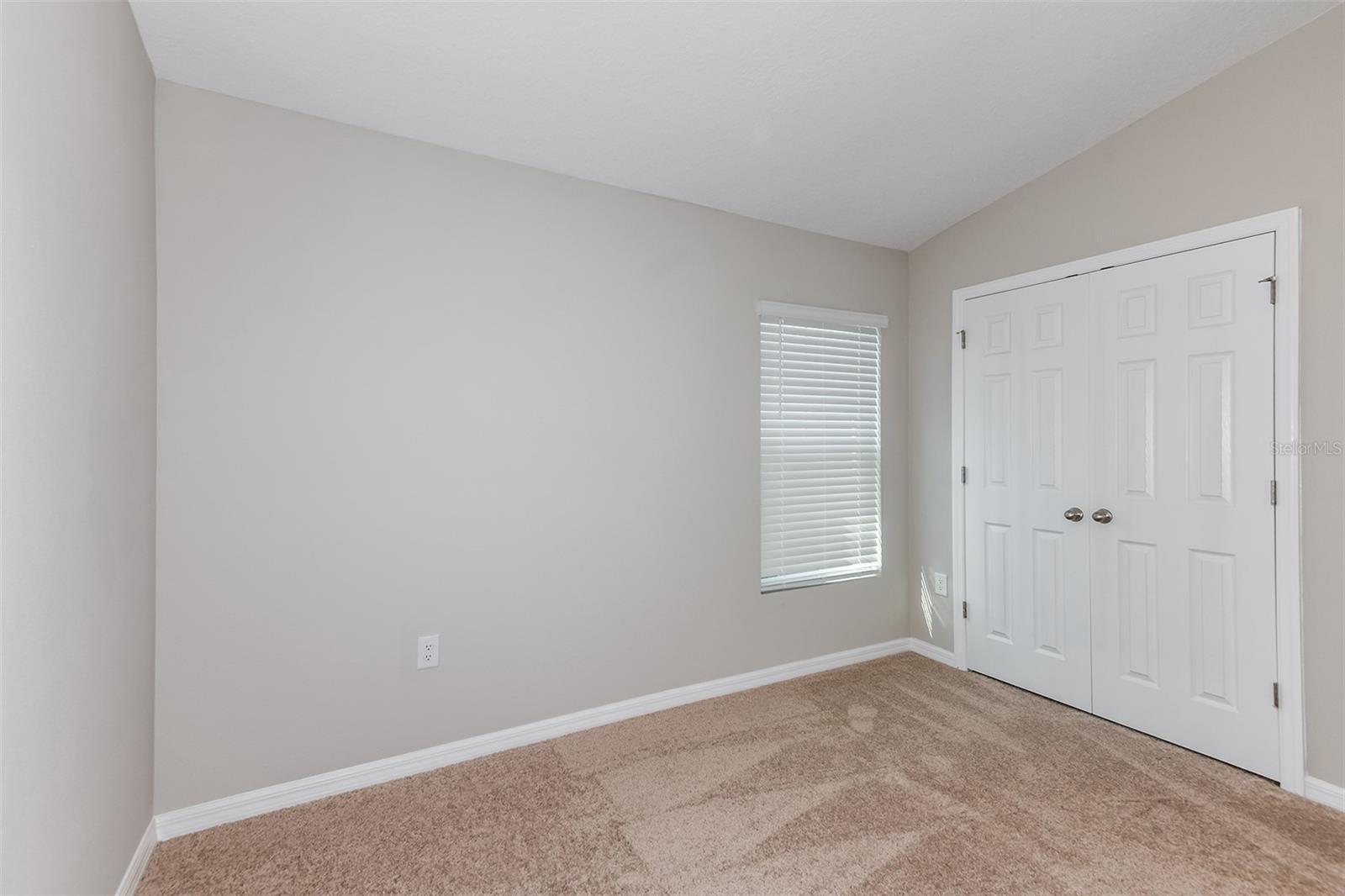 Listing photo id 14 for 5393 San Pietro Drive