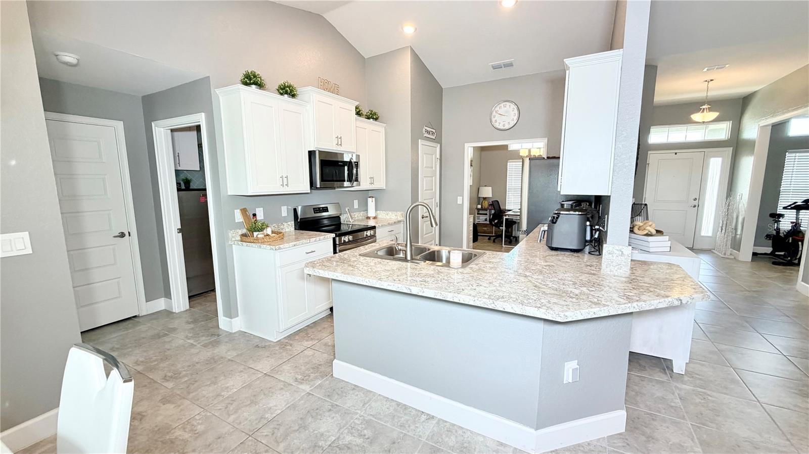 Image 18 of 43 For 4015 Tullamore Lane