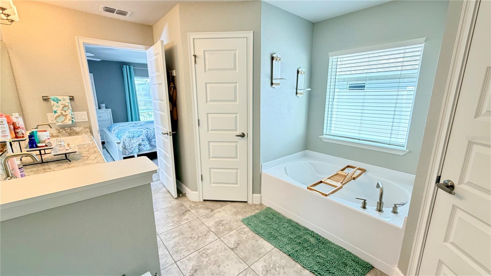 Image 31 of 43 For 4015 Tullamore Lane