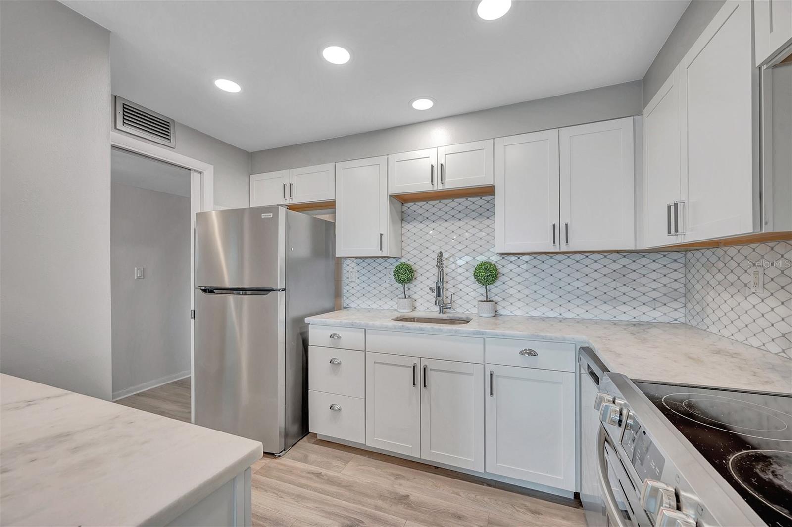 Image 12 of 51 For 400 64th Avenue 907 W