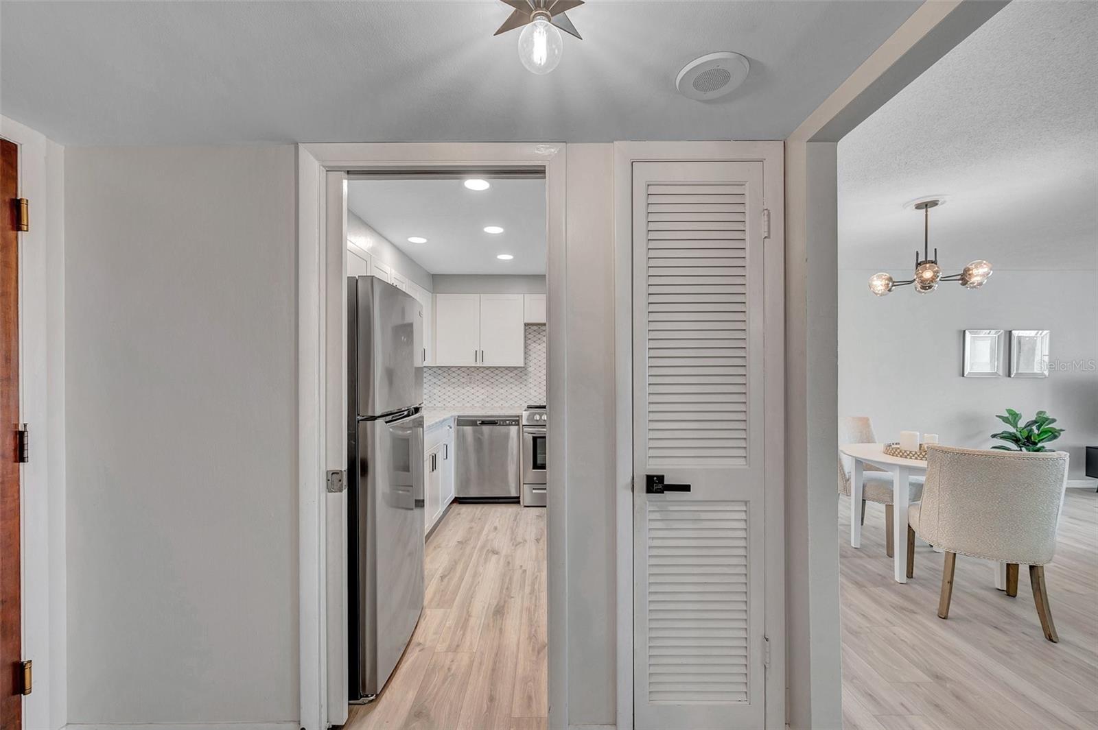 Image 16 of 51 For 400 64th Avenue 907 W