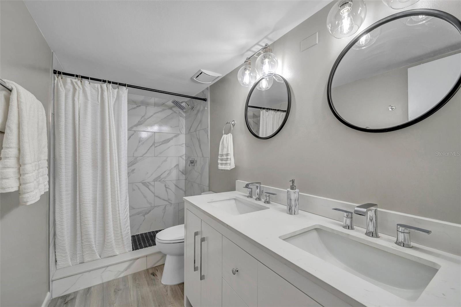 Image 18 of 51 For 400 64th Avenue 907 W