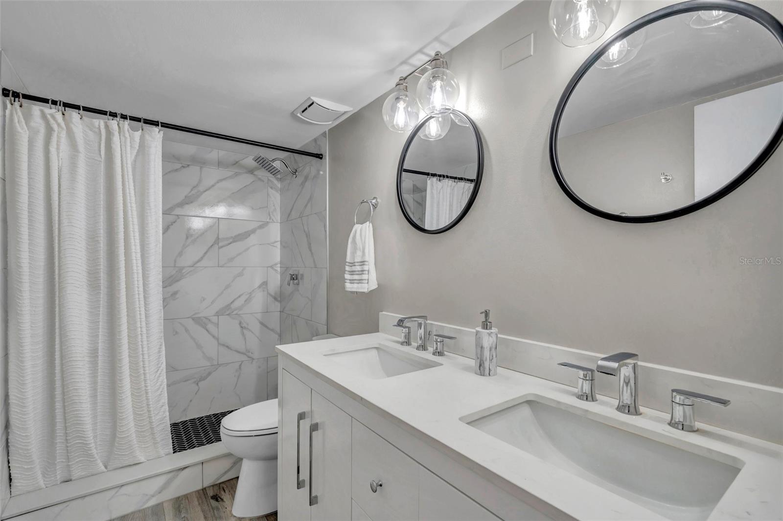 Image 19 of 51 For 400 64th Avenue 907 W
