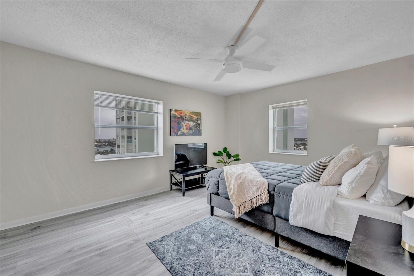 Image 20 of 51 For 400 64th Avenue 907 W