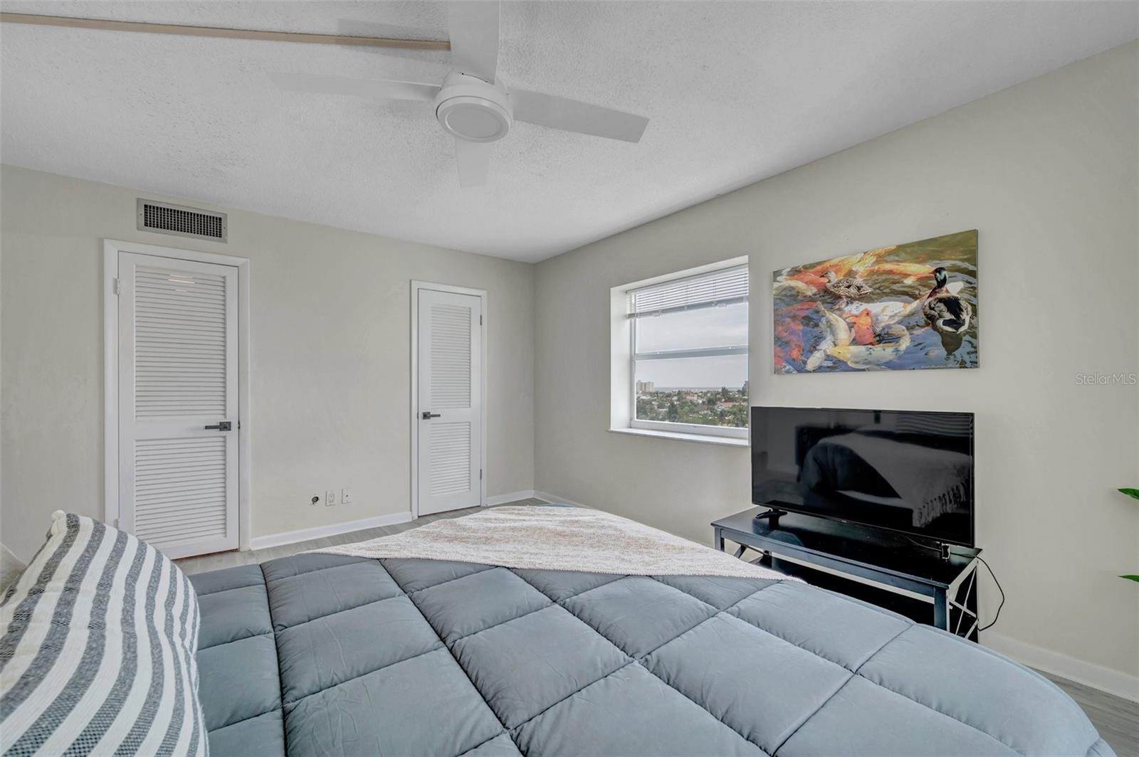 Image 25 of 51 For 400 64th Avenue 907 W