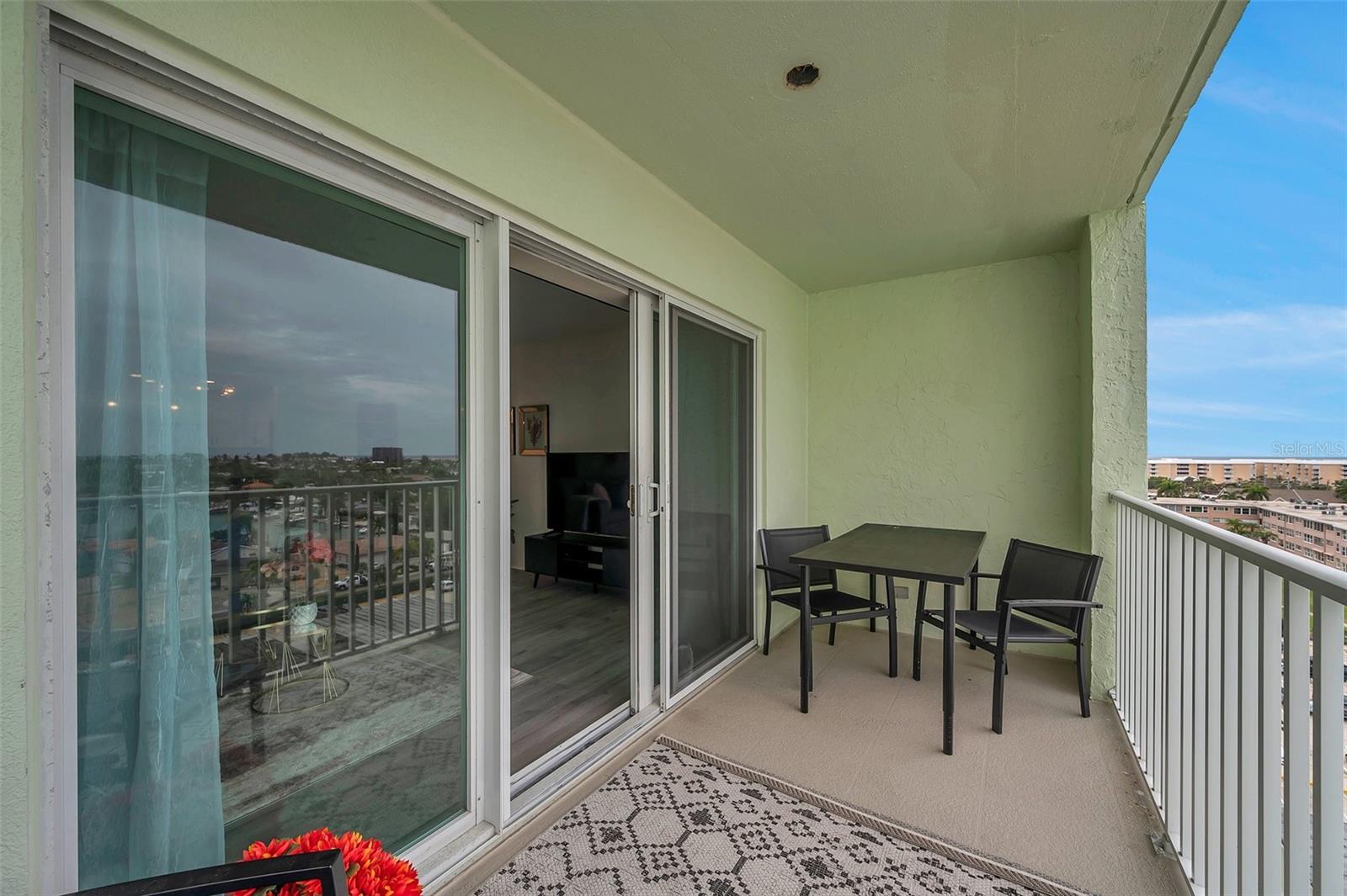 Image 28 of 51 For 400 64th Avenue 907 W