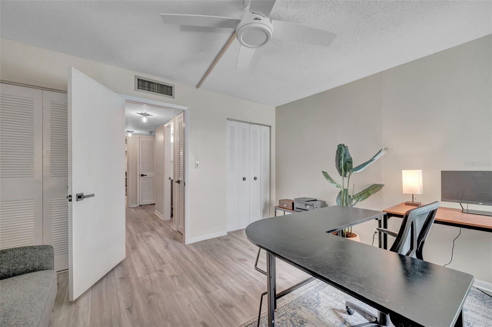 Image 36 of 51 For 400 64th Avenue 907 W