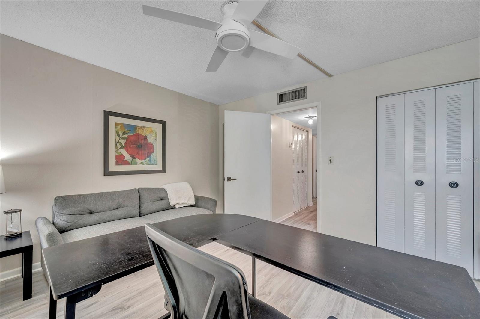 Image 37 of 51 For 400 64th Avenue 907 W