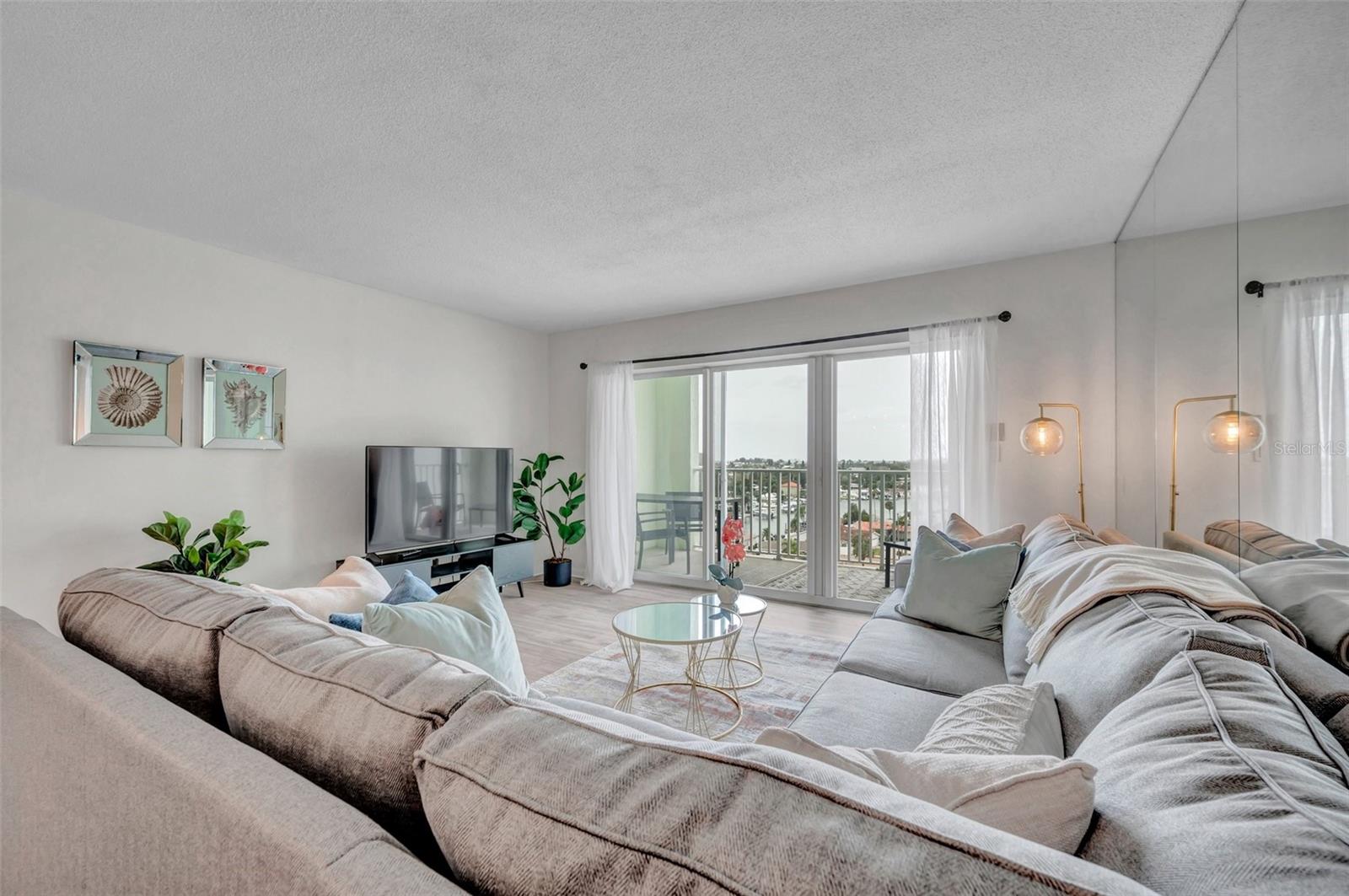 Image 7 of 51 For 400 64th Avenue 907 W