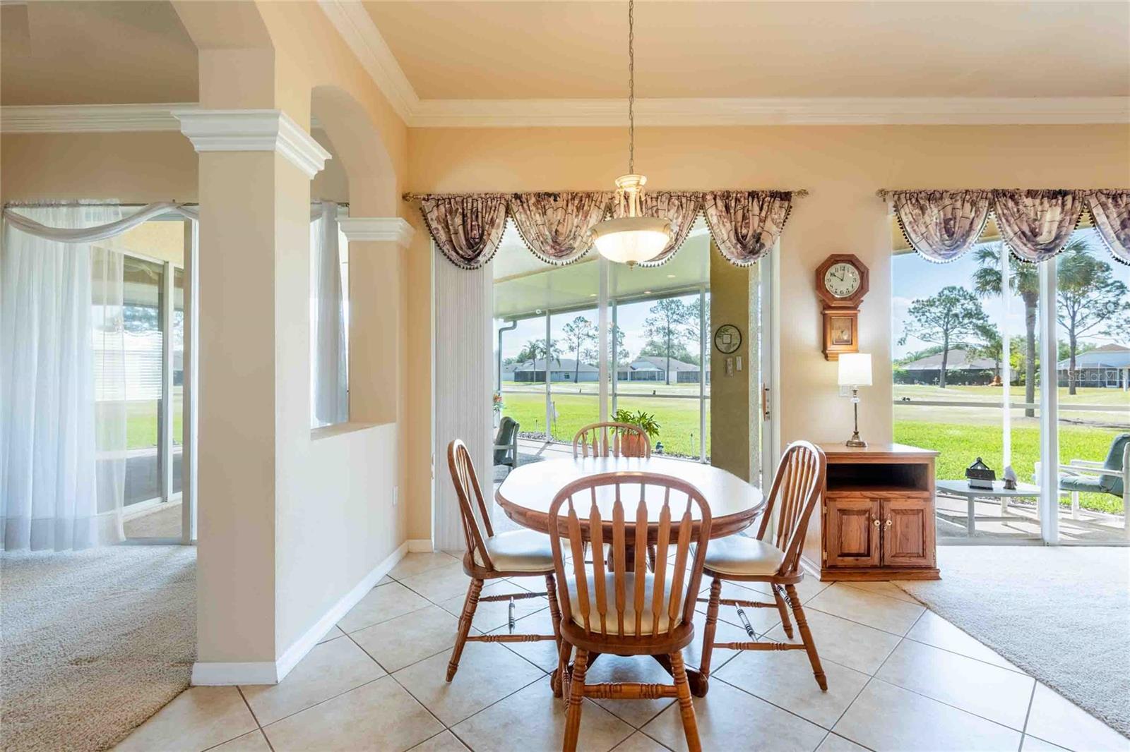 Listing photo id 10 for 7425 Melogold Circle